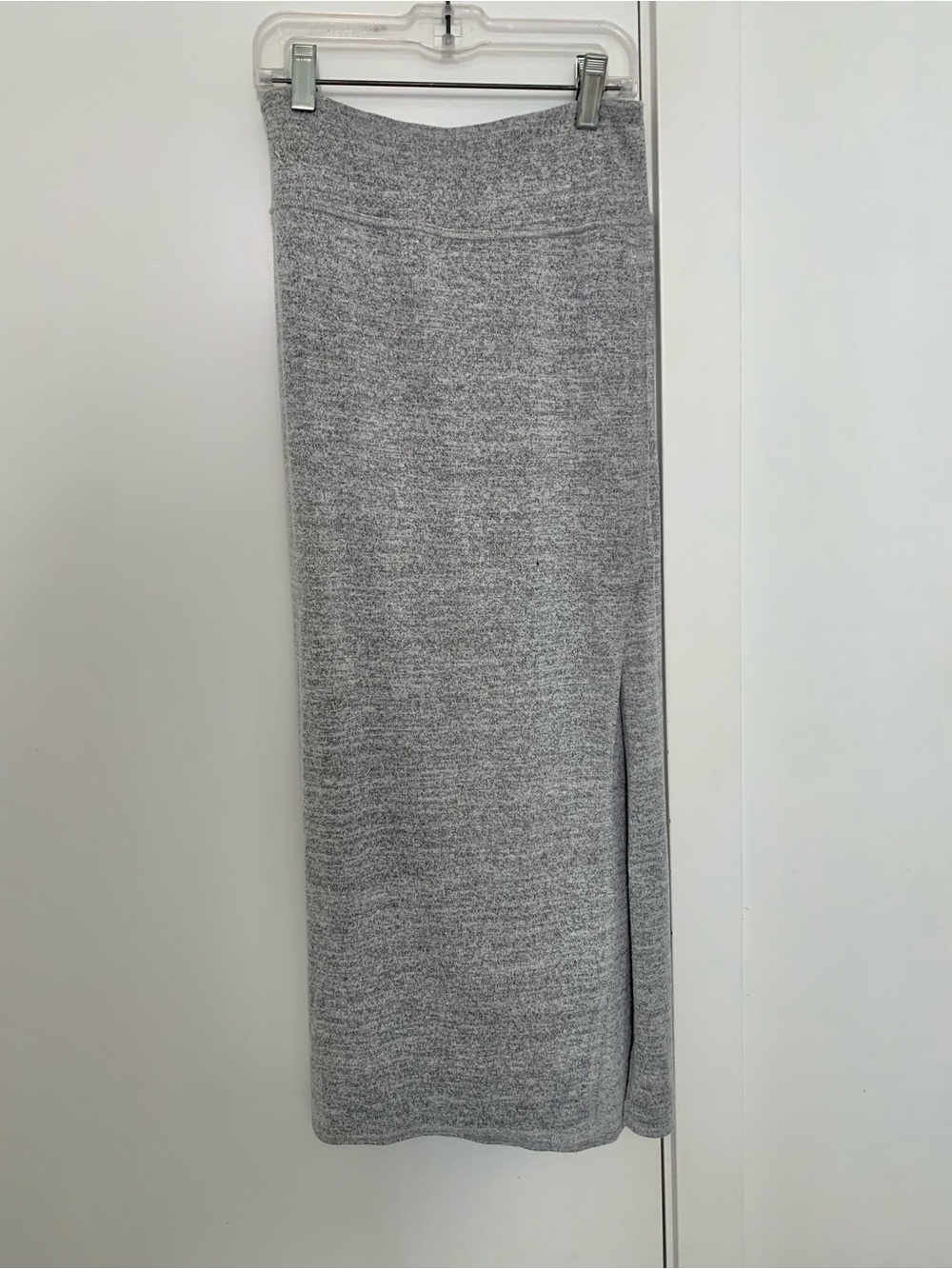 Aritzia Wilfred Free Midi Skirt